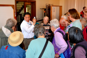 Samson Wong talks to seniors