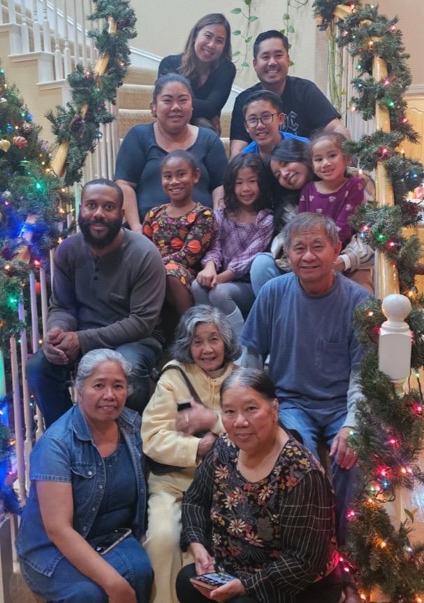 A photo of Blount’s immediate family during the holidays. 