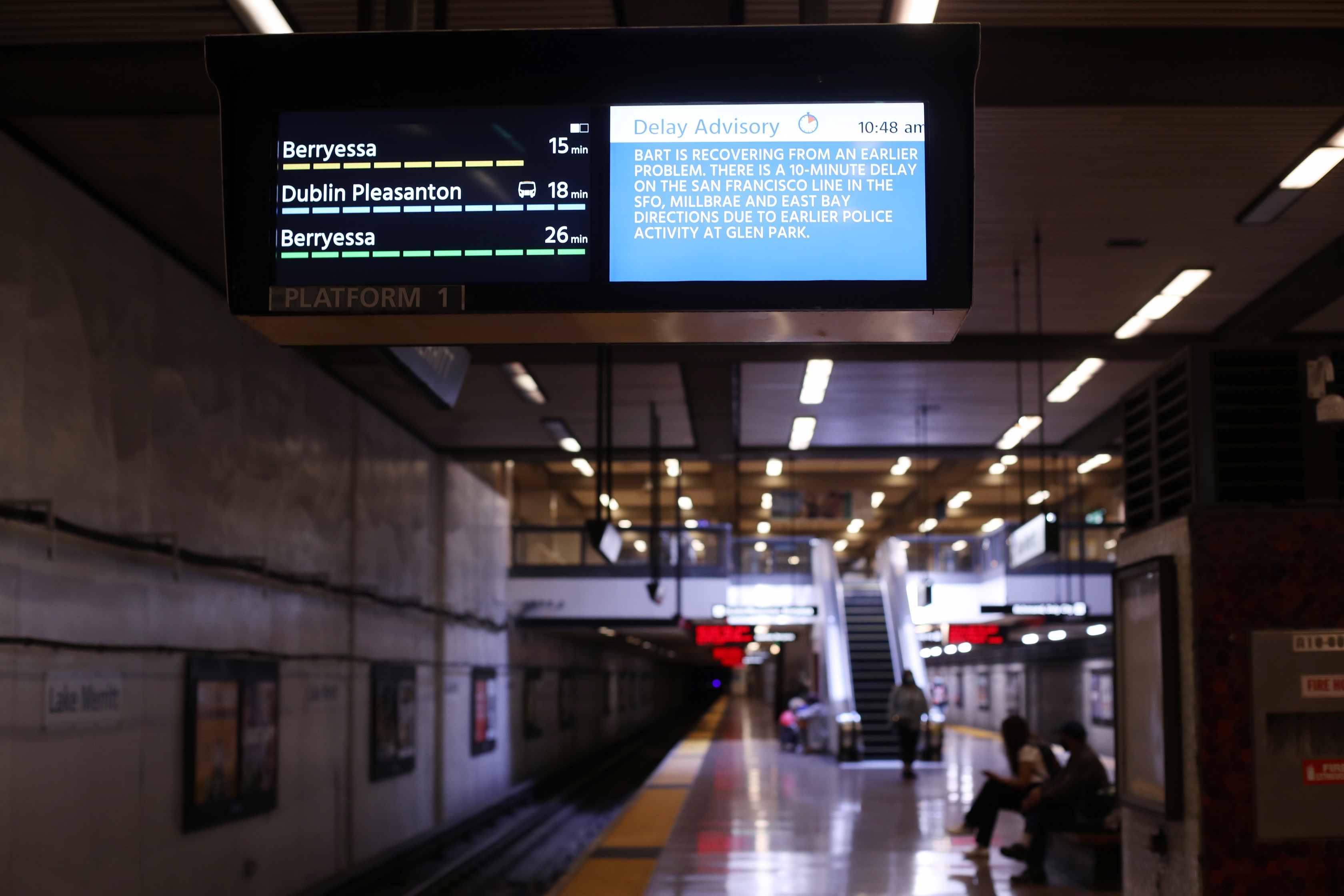 New pilot platform level sign at Lake Merritt 