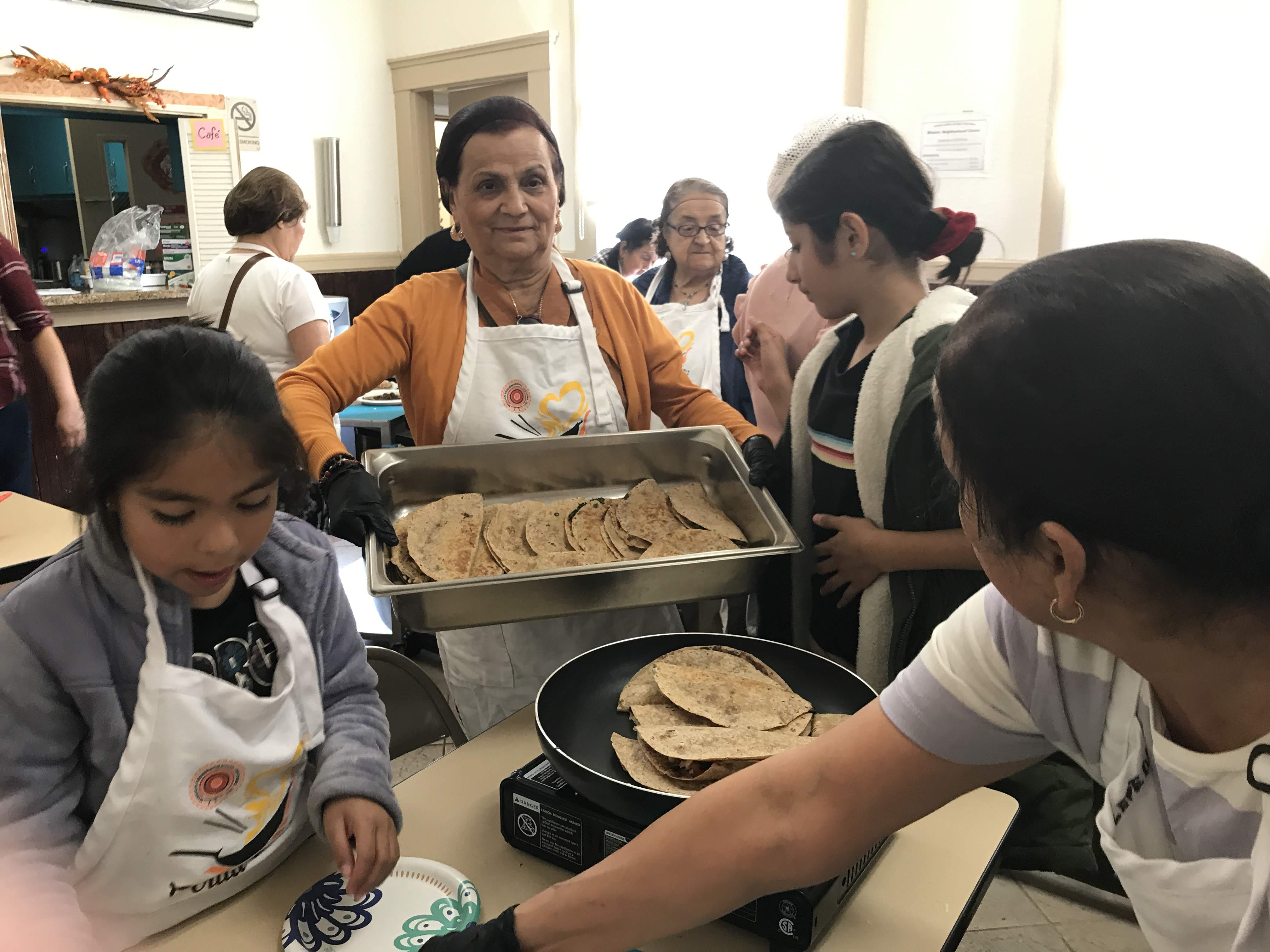 A multigenerational healthy cooking exercise