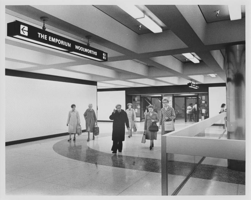 A historic photo of Powell St. Station shows BART’s beloved bubble tiles (on the lefthand side). 