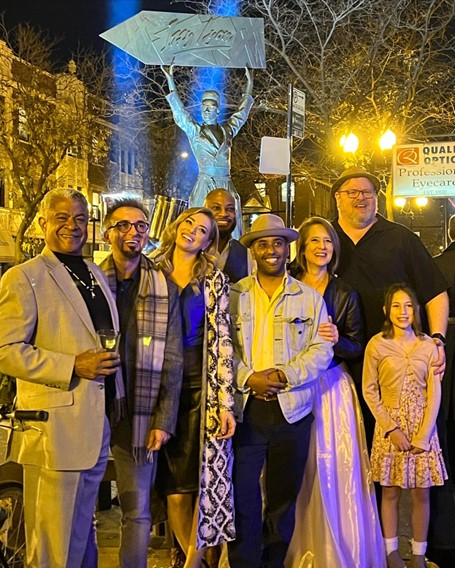 Larry Fuller and the cast of Izzy Lyon at the premiere. 