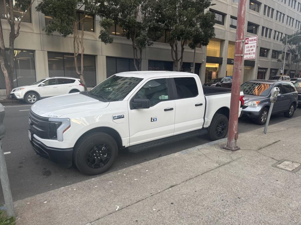 BART non-revenue electric maintenance truck