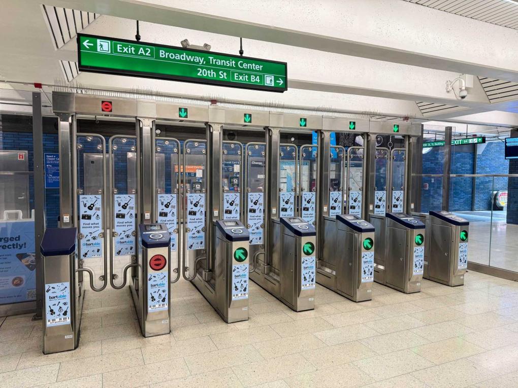 A photo of the fare gate array with the ads